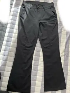 黒 フレアパンツ バックポケット付き
