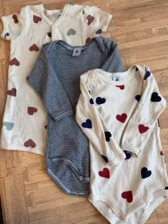 【Petit Bateau】0〜6ヶ月 ロンパース3点セットハート柄ストライプ