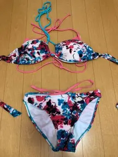 《値下げ中！》花柄セパレートビキニ Mサイズ