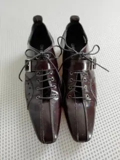ダークブラウン レースアップシューズ バックル付き