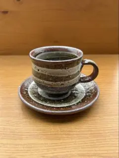 民藝 カップ ソーサー 工藝 茶色 白の渦巻き ストライプ 化粧 和柄 工芸品