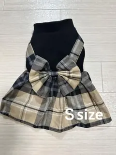 犬服 チェック柄スカート 黒リボン付き