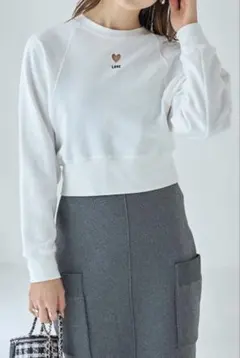 &. NOSTALGIA LOVEエンブロイダリー　スウェットのサムネイル
