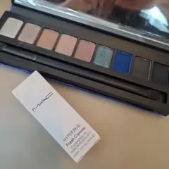 MAC シャイニープリティシングスアイパーティ スモーキー アイシャドー