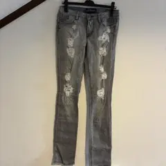 VOLCOM ダメージデニムパンツ グレー　スタッズ　鋲　ロック　ウォッシュ加工のサムネイル