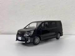 土日価格！トヨタ 90系ノア 90系ヴォクシー カラーサンプル ミニカー 2