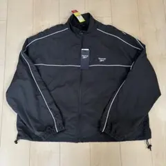 新品未使用　しまむら　Reebok ナイロンジャケット　4L リーボック