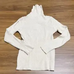 タートルネックニット