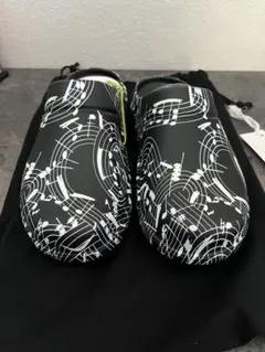 ソロイスト × OOFOS サンダル US11 音符柄 - メルカリ