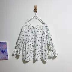 ウィルセレクション　レースアップブラウス　花柄　後ろリボン　袖フリル　白