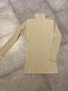 ハイネック Tシャツ