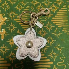 coach花型キーホルダー・キーリング