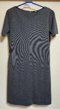 UNIQLO グレー 半袖ワンピース