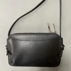 新品☆しまむら　ブラック　スマホショルダー