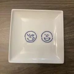 ニコペロ 笑顔の角皿