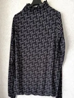 幾何学模様 長袖トップス