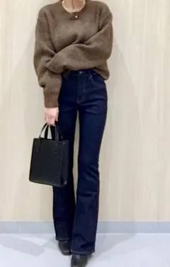 【試着のみ】　GU　ミドルライズフレアジーンズ　XS 黒