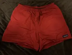 Patagonia メンズ・バギーズ・ショーツ 5インチ赤