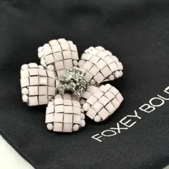 25374✨フォクシー 花モチーフ フラワー ビジュー ラインストーン