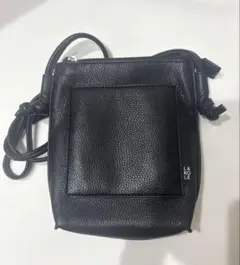 美品 LAKOLE ラコレ スマホショルダー 黒 フェイクレザー 縦型 軽量