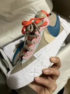 sacai Nike KAWS BLAZER LOW 24.5のサムネイル
