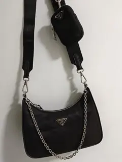 【人気】プラダナイロン ショルダーバッグ