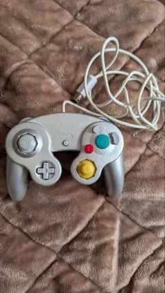 ゲームキューブ 互換品コントローラー シルバー