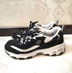 Skechers 　スケッチャーズ　スニーカー ディライト　D'LITES