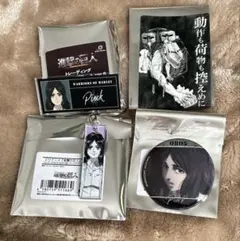 進撃の巨人　ピーク　アクリルキーホルダー　缶バッジ　マナークリアカード　車力