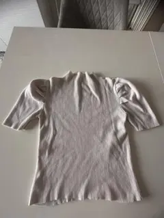 リブ編み パフスリーブ トップス