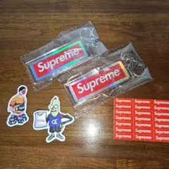 Supreme ホログラムキーホルダー 2個セット