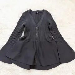 【美品】PLST ホールガーメント Vネックペプラムカーディガン グレー Sのサムネイル
