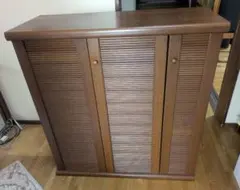 ブラウン スラットデザイン キャビネット　引き取り限定
