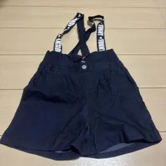 サスペンダー付きダークブルーショートパンツ