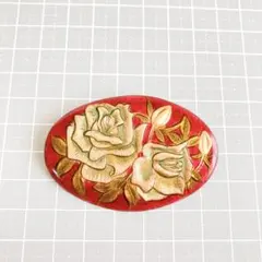 ☘️赤 バラ ブローチ コサージュ 楕円 アンティーク風 ヴィンテージ調 レトロ