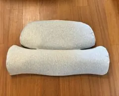 首と肩がホッとする枕 PLUS CALQS ライトグレー 替えカバー付き 美品のサムネイル