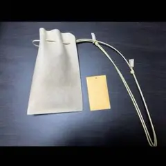 ITTI HERRIE KINCHAKU POUCH - PM / SHIRO