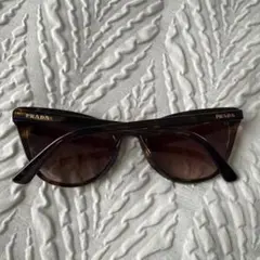 PRADA サングラス キャットアイ べっ甲柄のサムネイル