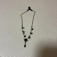 AIMER エメ　ブラック花モチーフネックレスのサムネイル
