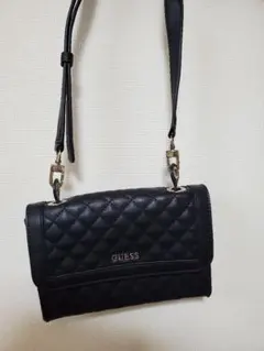 GUESS ブラック ショルダーバッグ