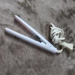 ホワイト ストレートヘアアイロン