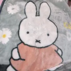 【新品未使用品】ミッフィー キャラクター ブランケット 　 ひざかけ