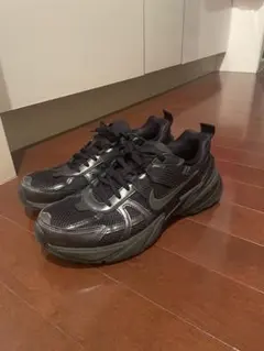 NIKE V2K RUN ブラック 28.5cmのサムネイル