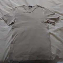 Y*W様 A.P.C. ベージュ Vネック Tシャツ　日本製のサムネイル