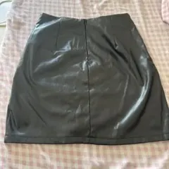黒 合成皮革 タイトミニスカート