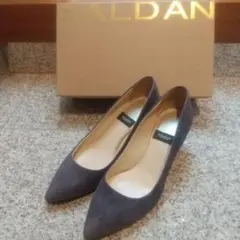 バルダン ネイビー パンプスのサムネイル