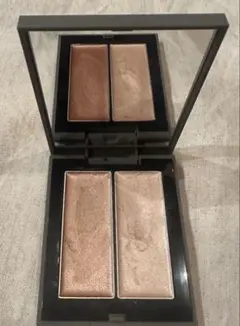 THREE Shimmering Glow Duo 01 ハイライトクリームのサムネイル
