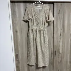 index 花柄 半袖ワンピース 膝下