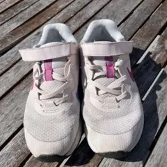 Nike ピンク スニーカー ベルクロ