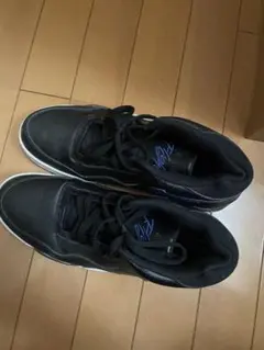 レガシー スニーカー